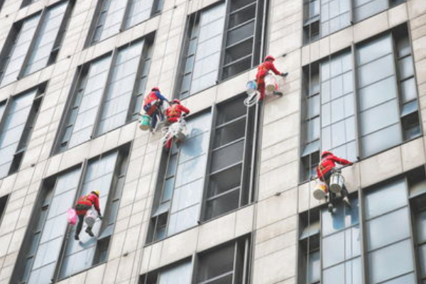 东方雨虹引领防水行业价值回归,行业筑底回暖龙头复苏